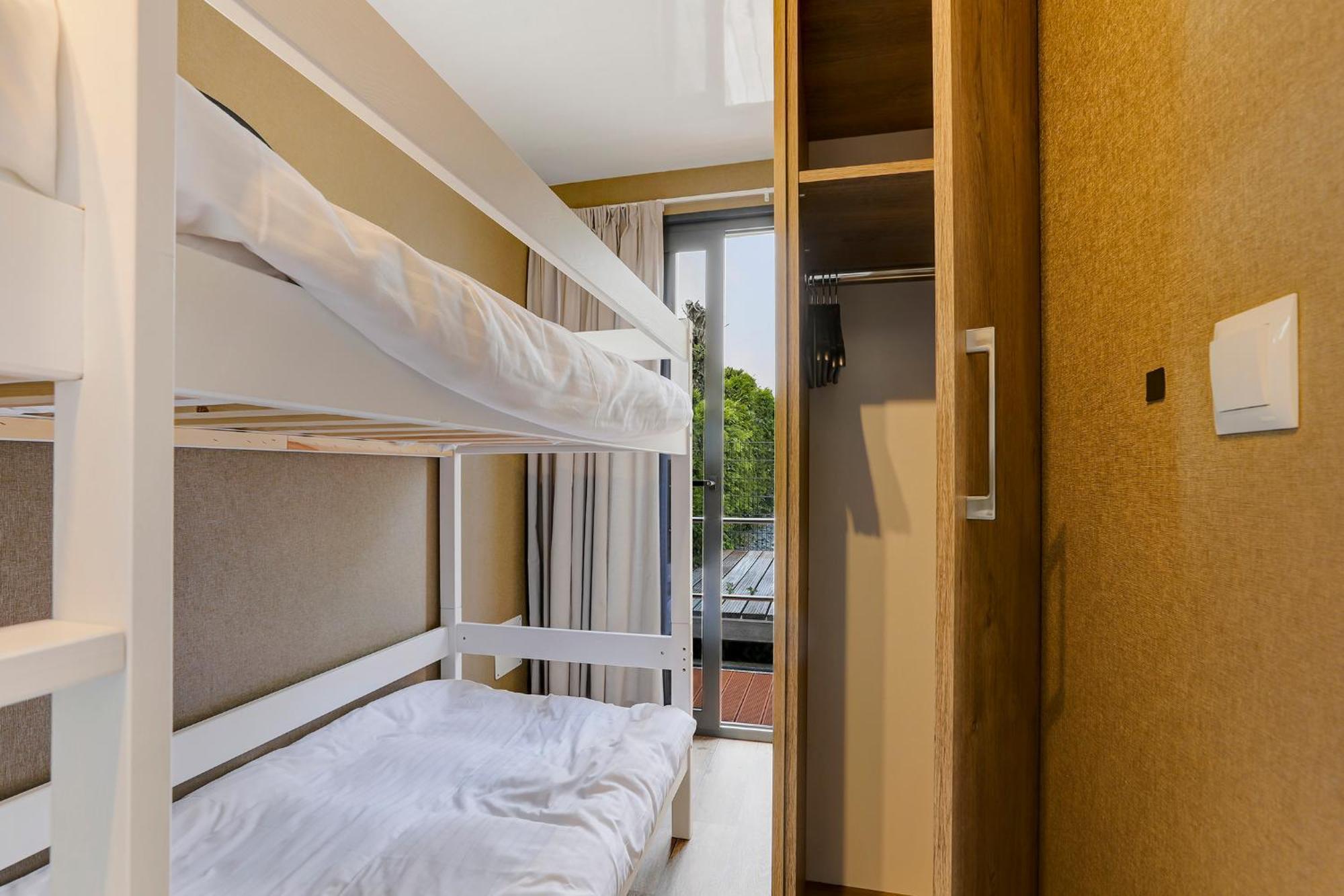 Luxe Houseboat Skoft Hotell Grou Exteriör bild